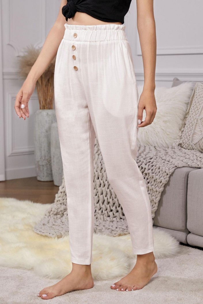 Hlače marelične barve in širokimi žepi Eberta