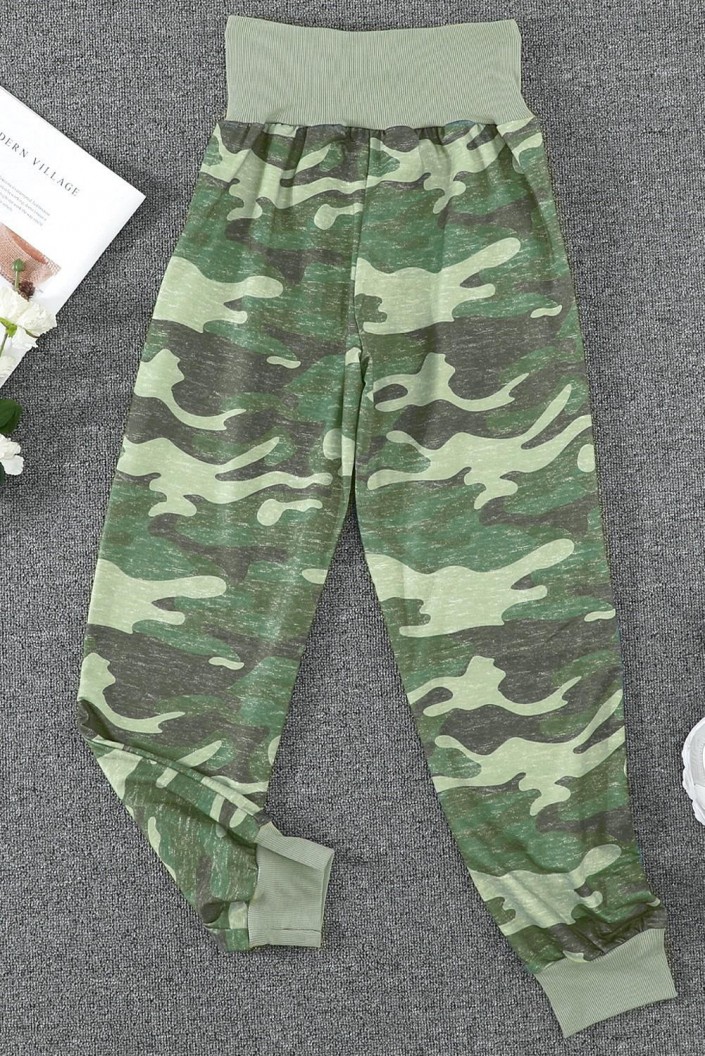 Hlače za prosti čas Lucy z vojaškim motivom