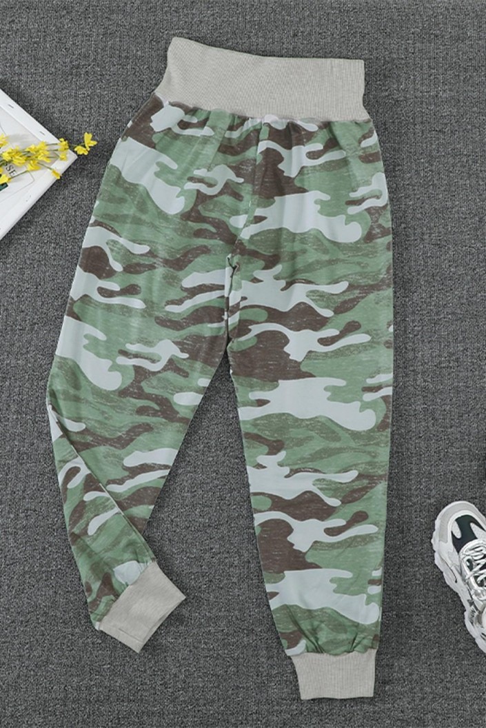 Kamuflažne ohlapne hlače Judith