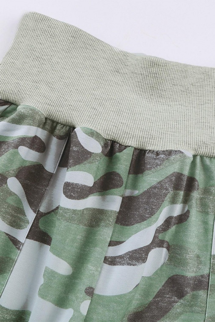 Kamuflažne ohlapne hlače Judith