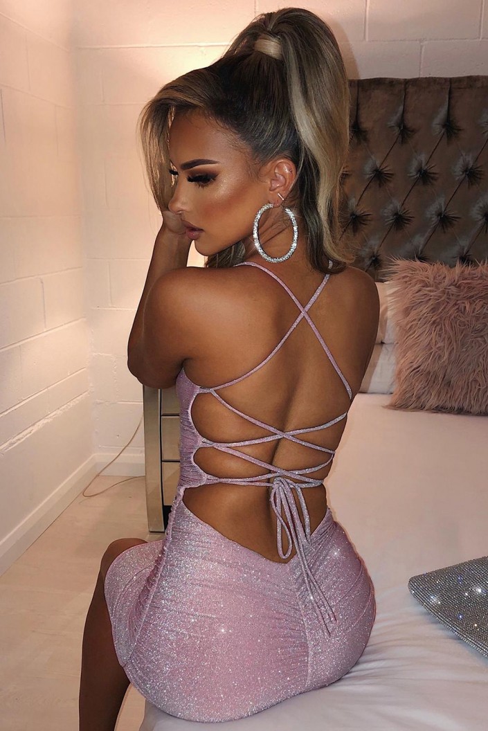 Mini roza obleka Pink z votlim hrbtom in bleščicami Cany