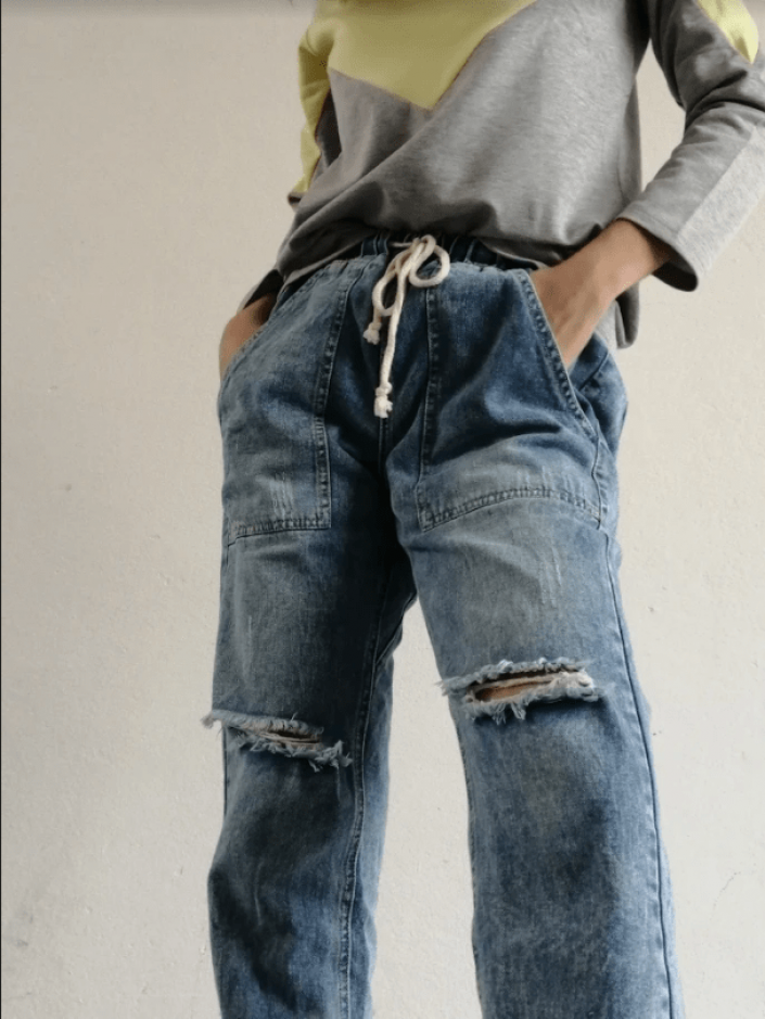 Svetlo moder denim jogger Lucille z žepi