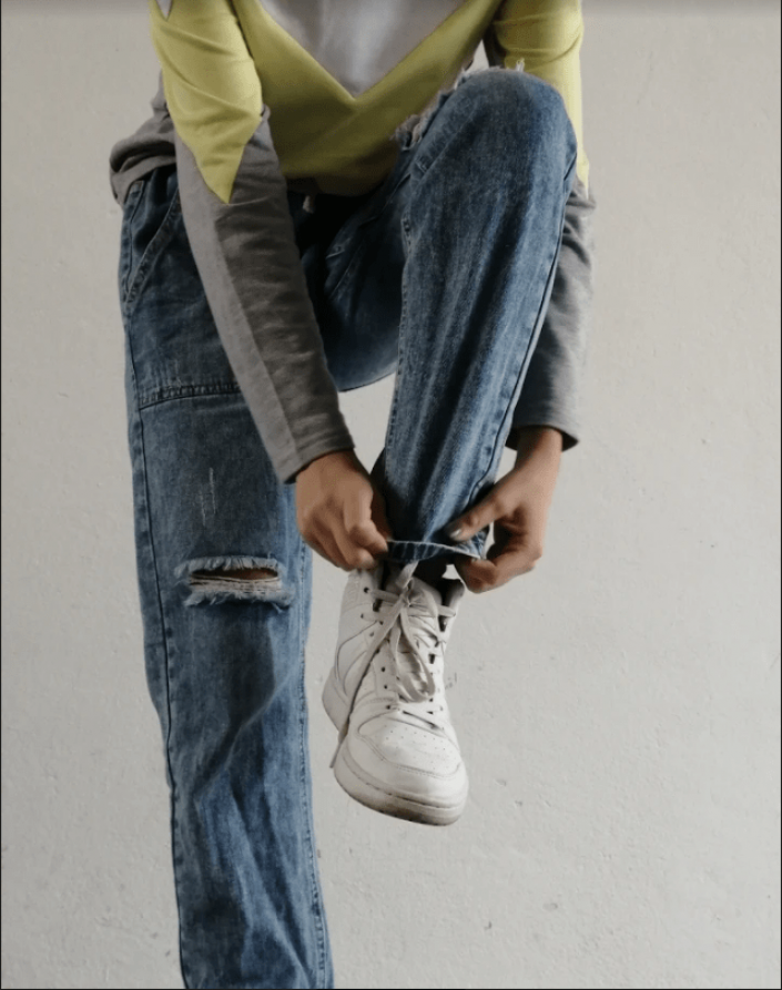 Svetlo moder denim jogger Lucille z žepi