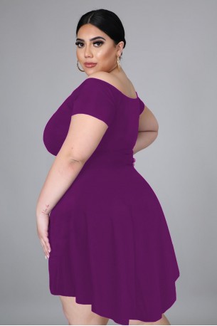 Vijolična enobarvna mini obleka na rame Katie
