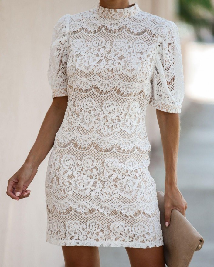 Bela oprijeta čipkasta mini obleka Dolores