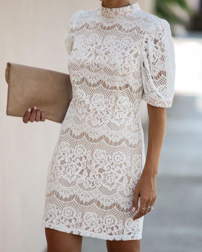 Bela oprijeta čipkasta mini obleka Dolores